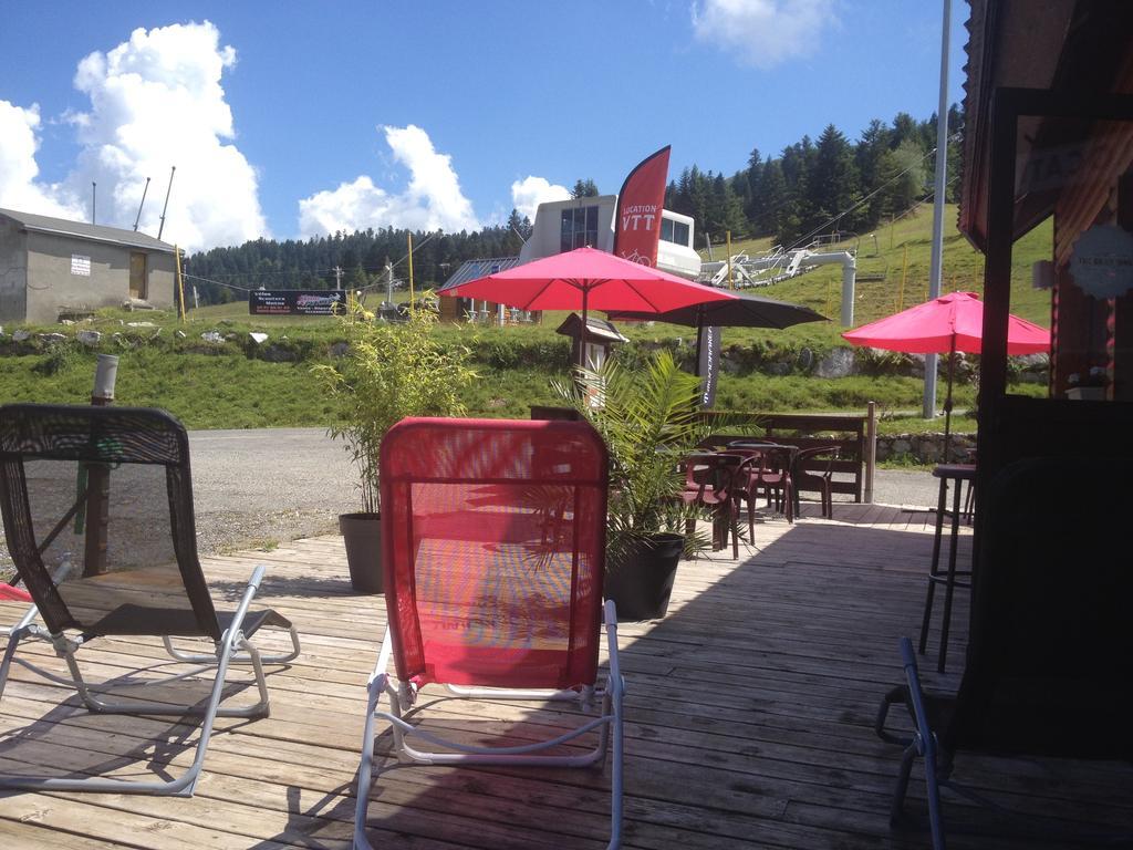 Hotel Le Tuc De L'Etang Boutx Buitenkant foto